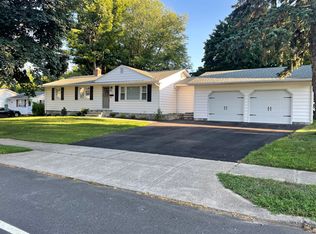 325 Pond Point Ave, Milford, CT 06460