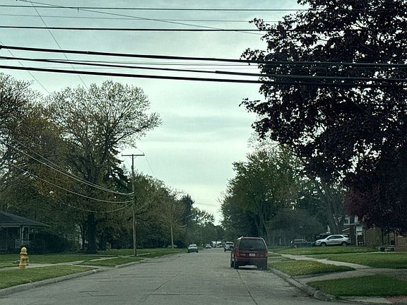 5th image of 18070 Veronica Ave