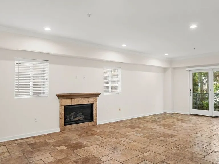10616 Kinnard Ave #101 — Photo 5