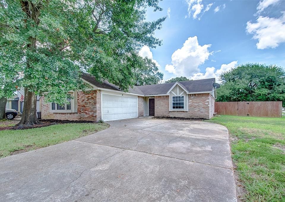 1st image of 7910 Waxleaf Dr