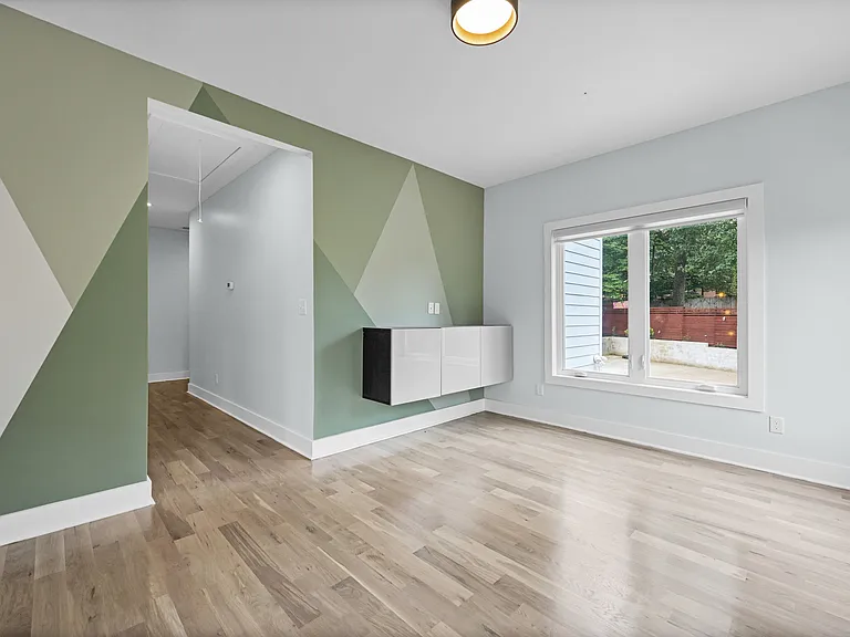 2045 Glenwood Ave SE — Photo 24