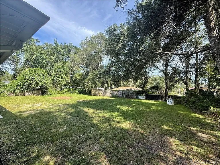 3057 E Catherine Ln — Photo 16