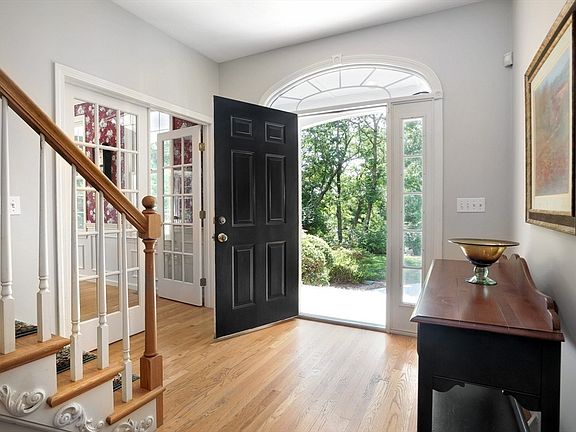 5th image of 9 Alice Bradley Ln