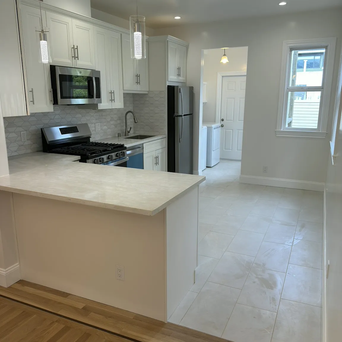 457 1/2 Sanchez St — Photo 1
