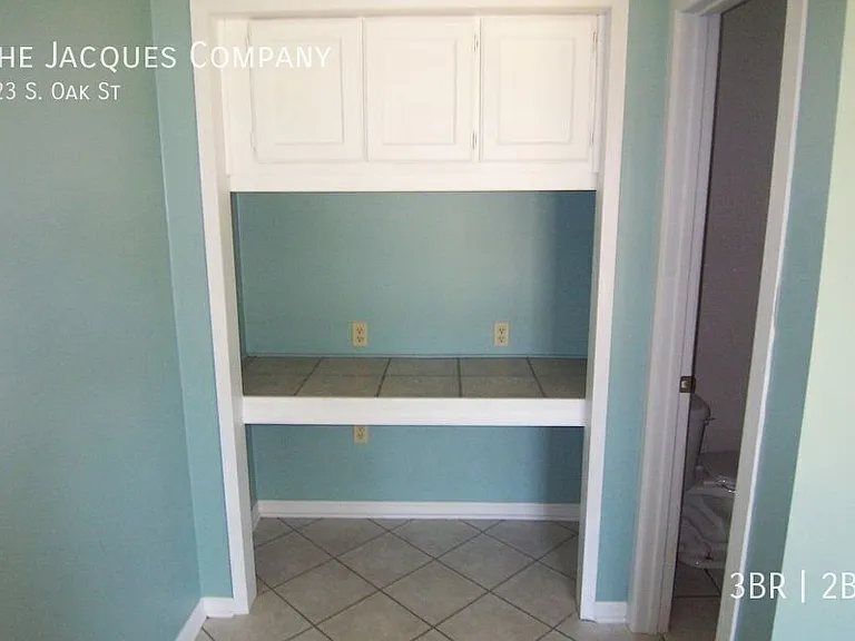 723 S Oak St — Photo 13