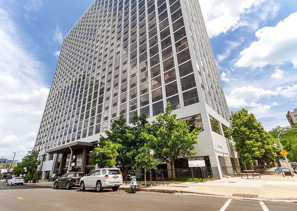 1st image of 4343 N Clarendon Ave APT 1917