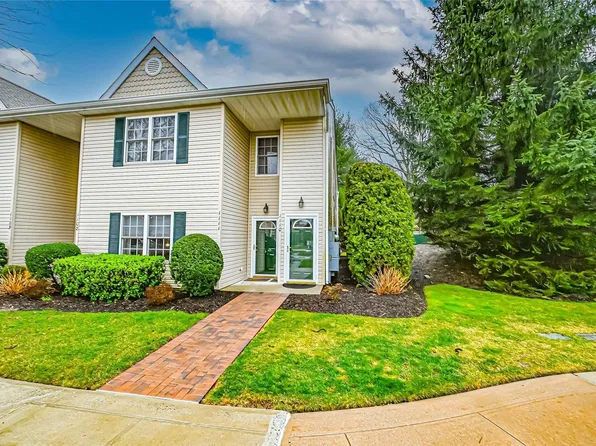 1111 Savoy Drive #1111, Melville, NY 11747