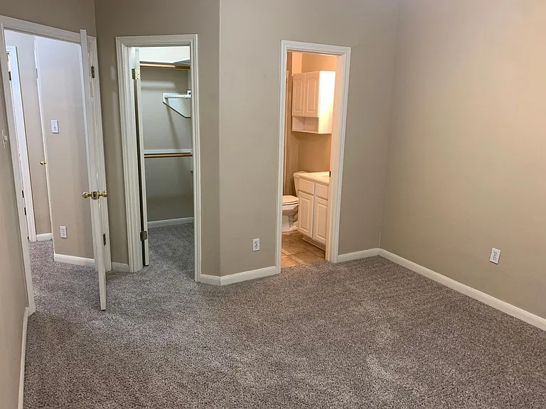 947 River Rock — Photo 21