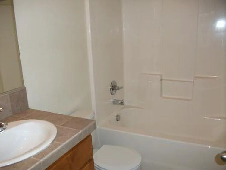 1517 SE 127th Ave #9 — Photo 9