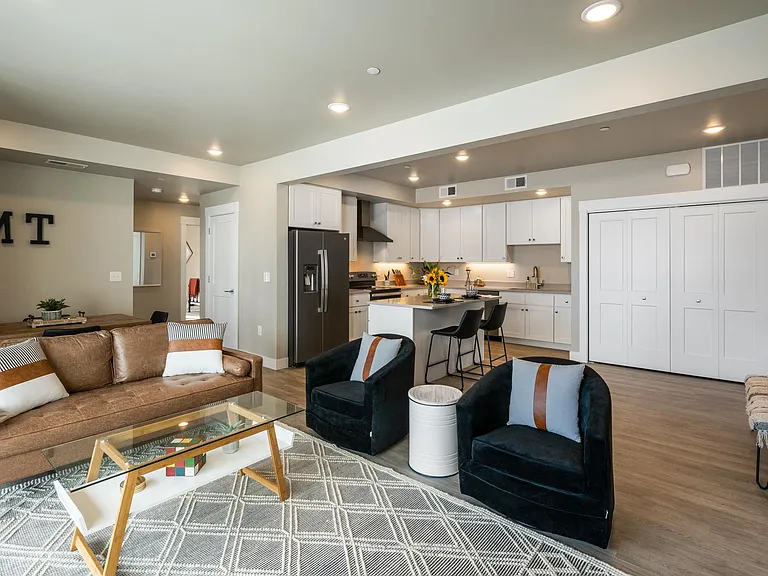 1297 Thomas Dr #204 — Photo 3