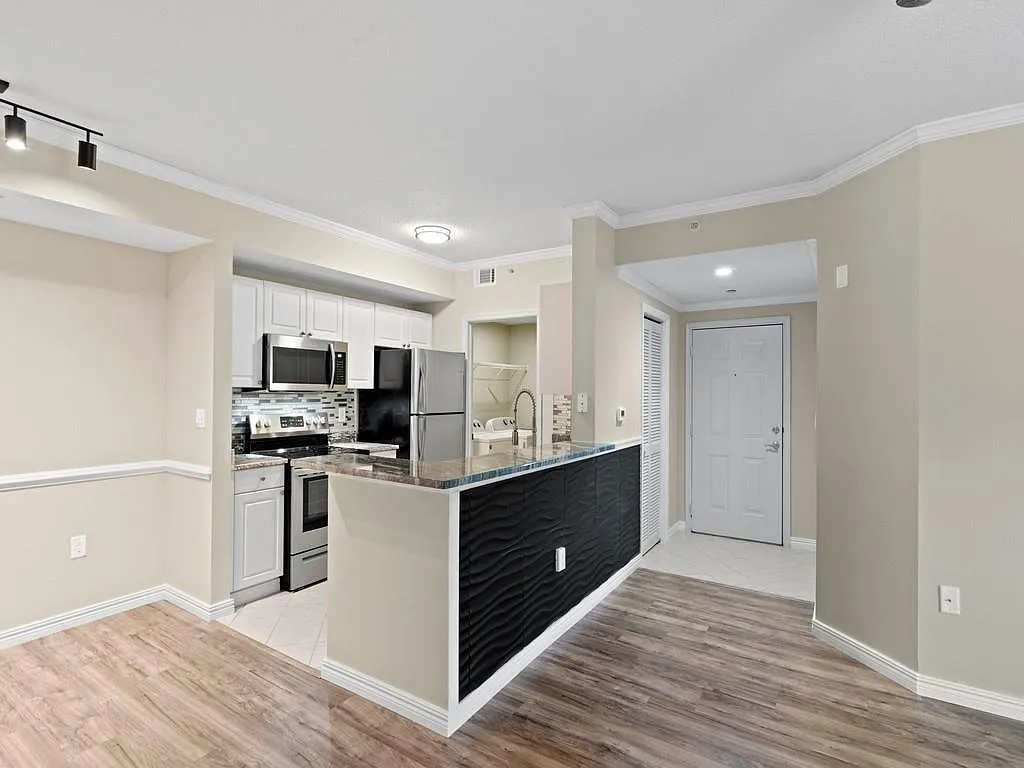 2 bed, 2.0 bath, 994 sqft, $1,750 — Photo 4