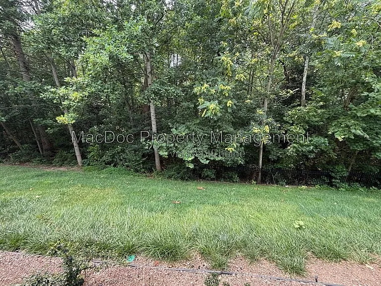 1404 Graham Dr — Photo 96