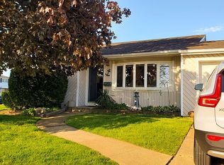 51 Graham St, Farmingdale, NY 11735