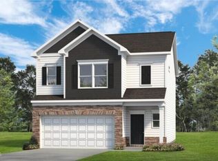 221 Courtside Dr, Dunn, NC 28334