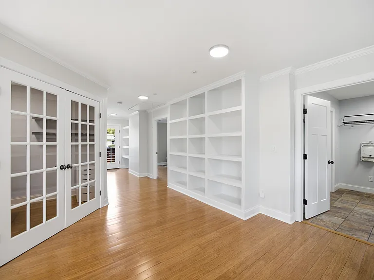 1 Fairhills Dr — Photo 18