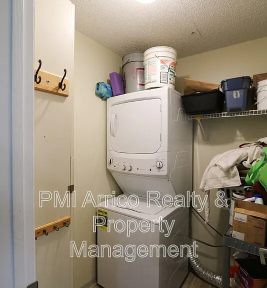323 Knottwood Ct — Photo 10