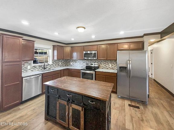 4th image of 2631 Nichols Ave