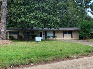 660 Reddoch Dr, Jackson, MS 39211
