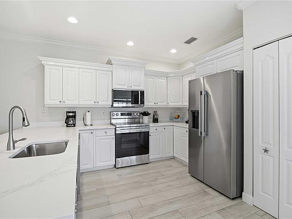 4th image of 215 81ST STREET