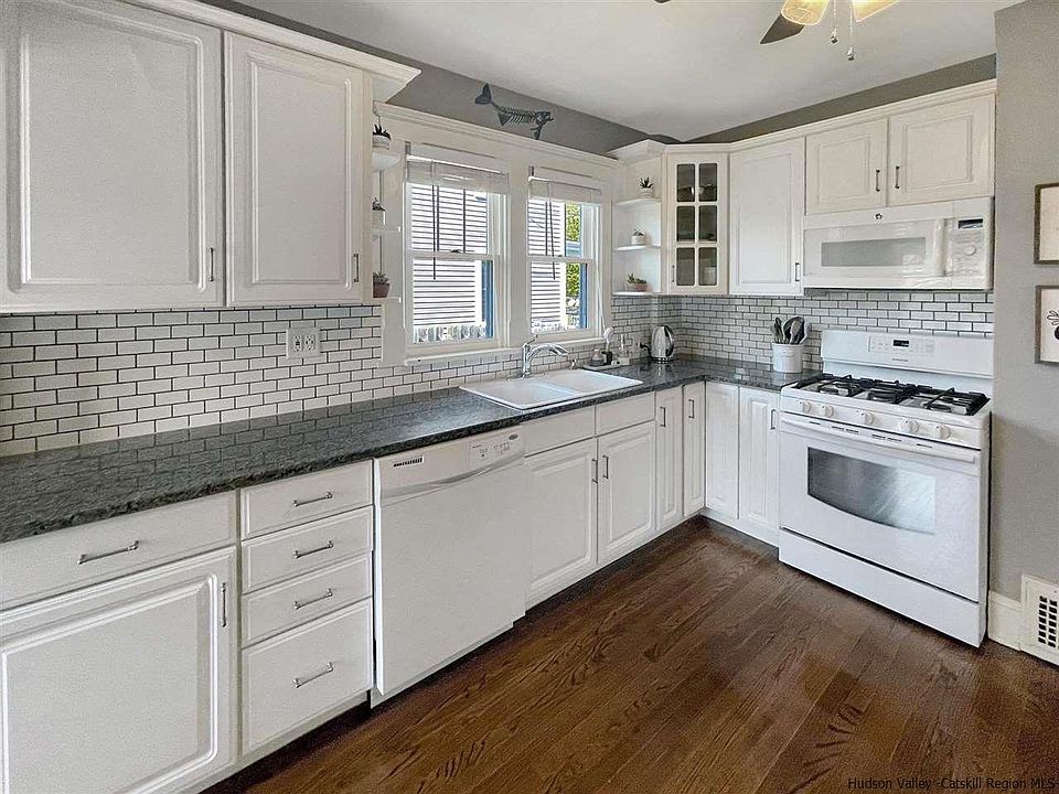 171 W Main St, Port Ewen, NY 12586 Zillow