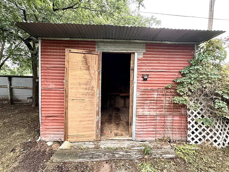 1105 NW Burch St — Photo 29