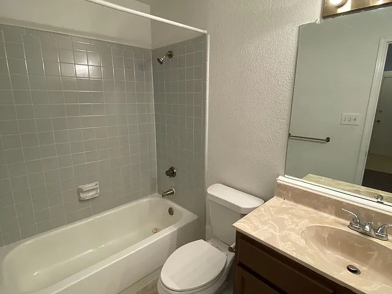 7904 Steppington Dr — Photo 9