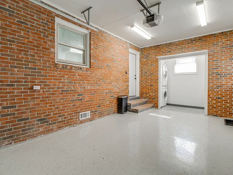 7712 Burdell Dr — Photo 23