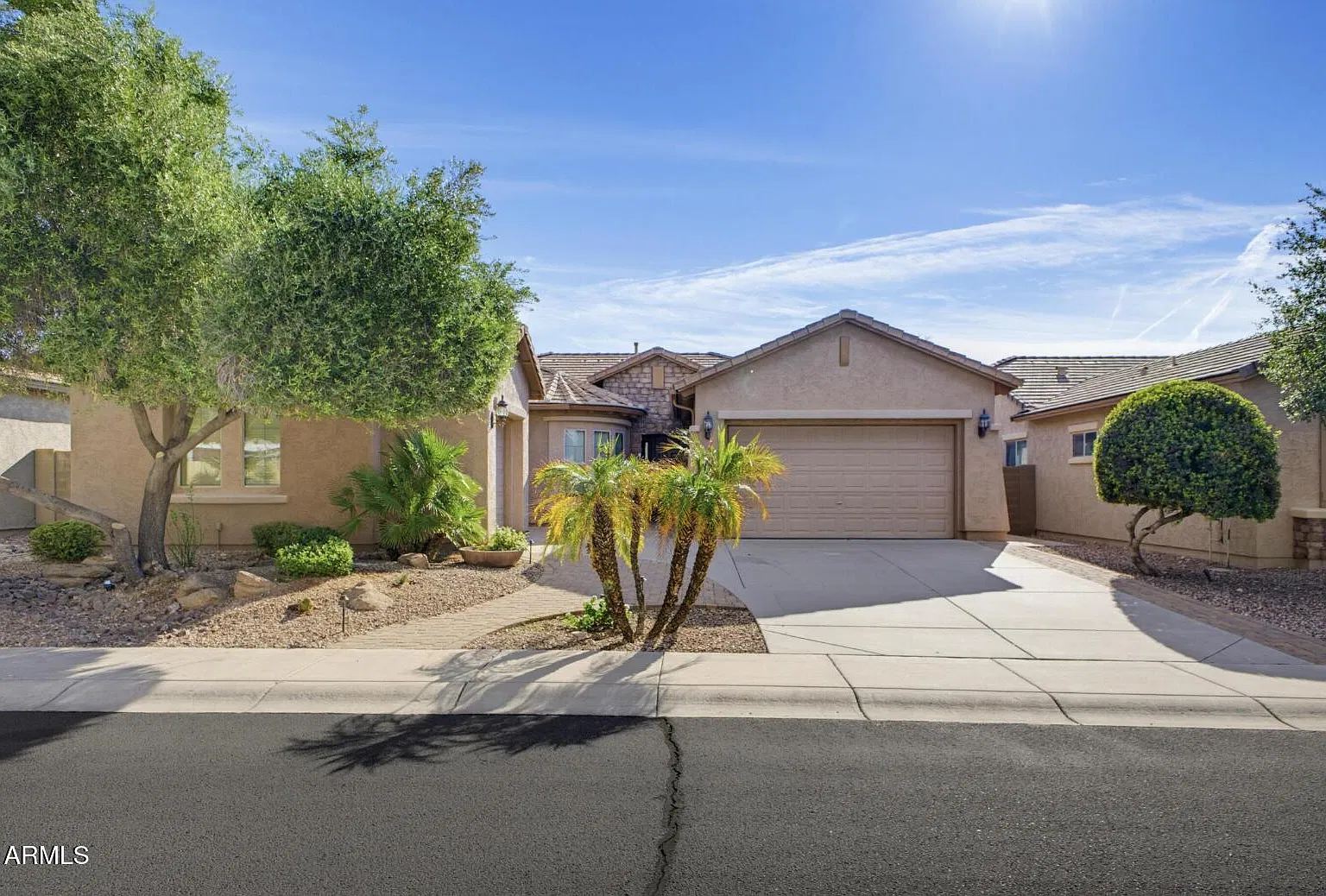 3 bed, 2.5 bath, 2658 sqft, $3,000 — Photo 2