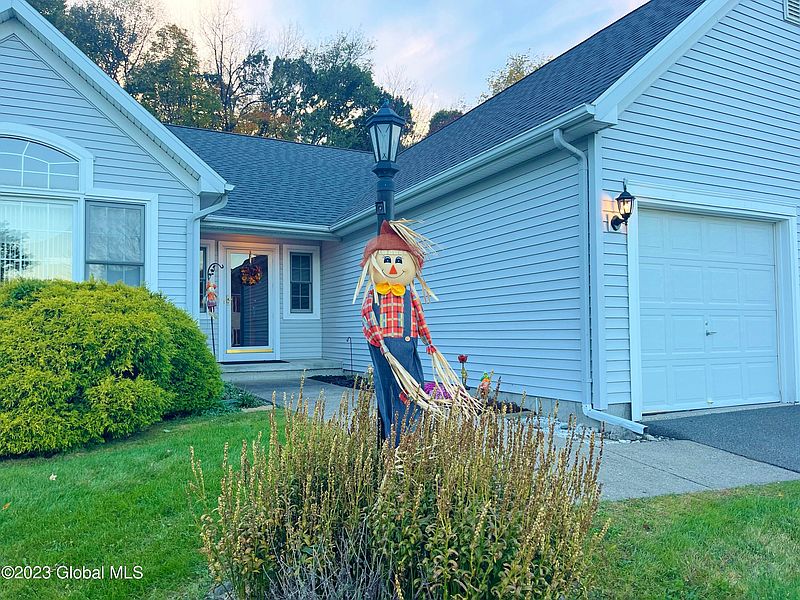 3rd image of 10 Rose Lane