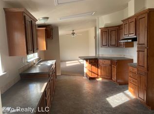 894 Spring Valley Pkwy, Spring Creek, NV 89815