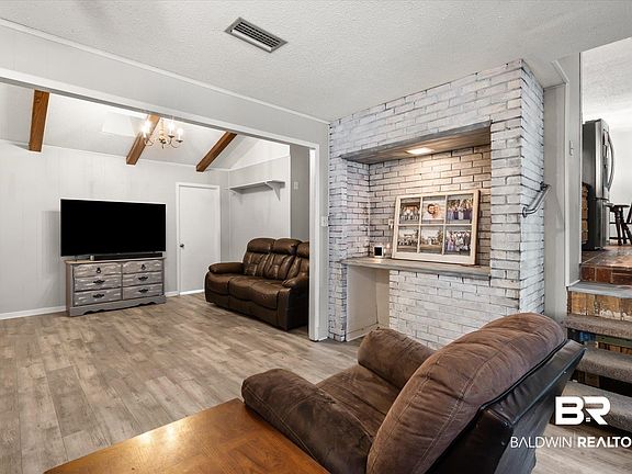 5th image of 8374 Rosemary Rd