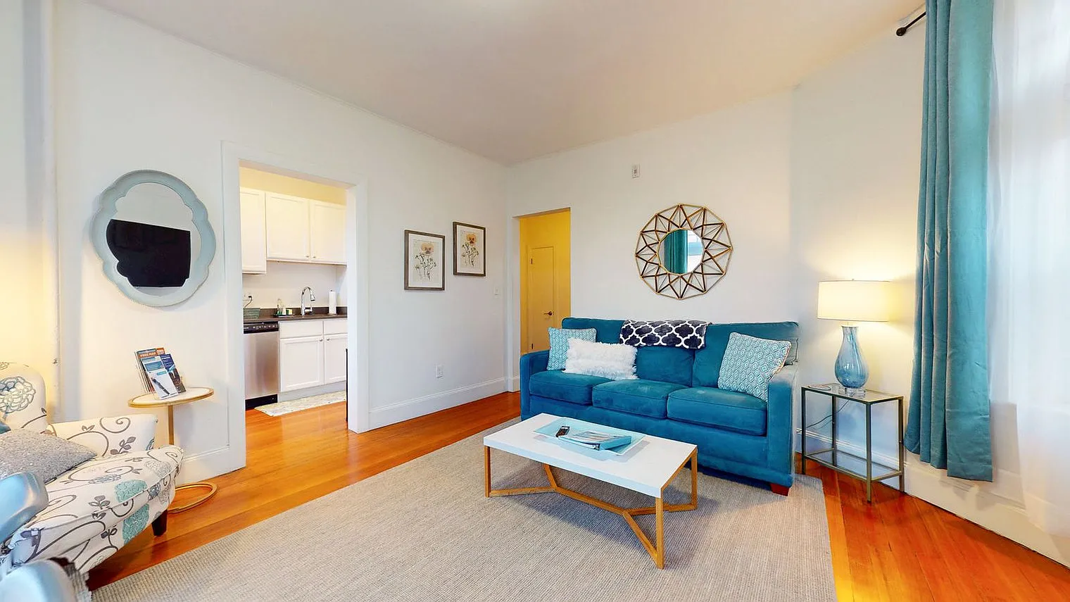 1 bed, 1.0 bath, 796 sqft, $4,594 — Photo 2