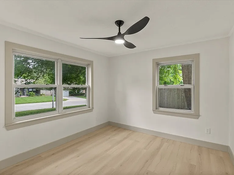 7522 High Dr — Photo 16