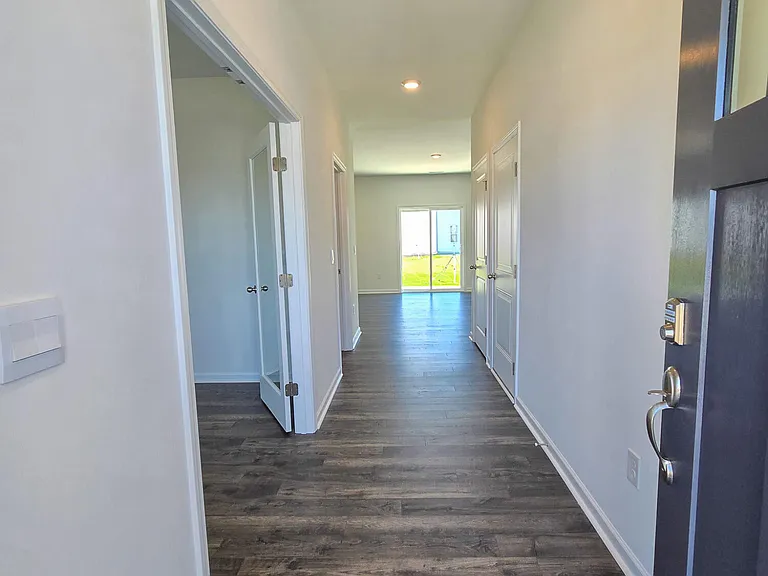 877 Bullhorn Dr — Photo 4