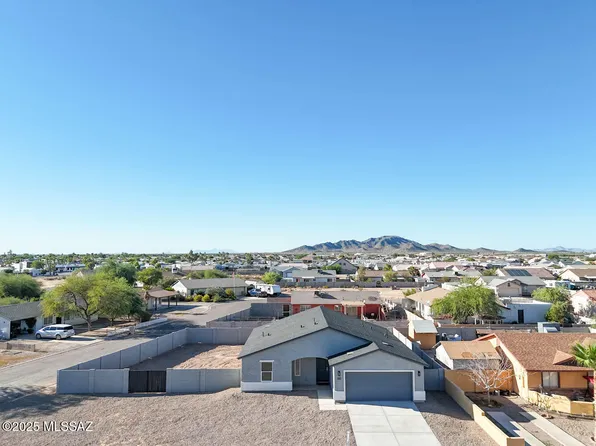 10398 W Midnight Dr, Arizona City, AZ 85123