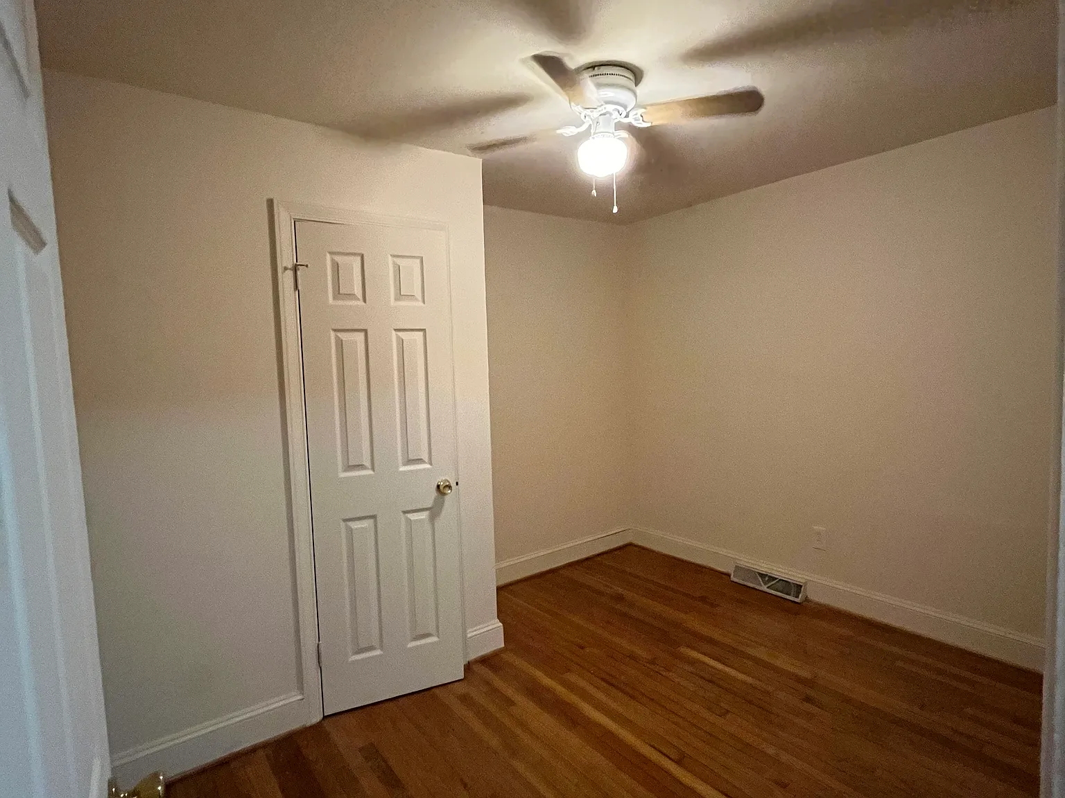 3 bed, 1224 sqft, $1,550 — Photo 2