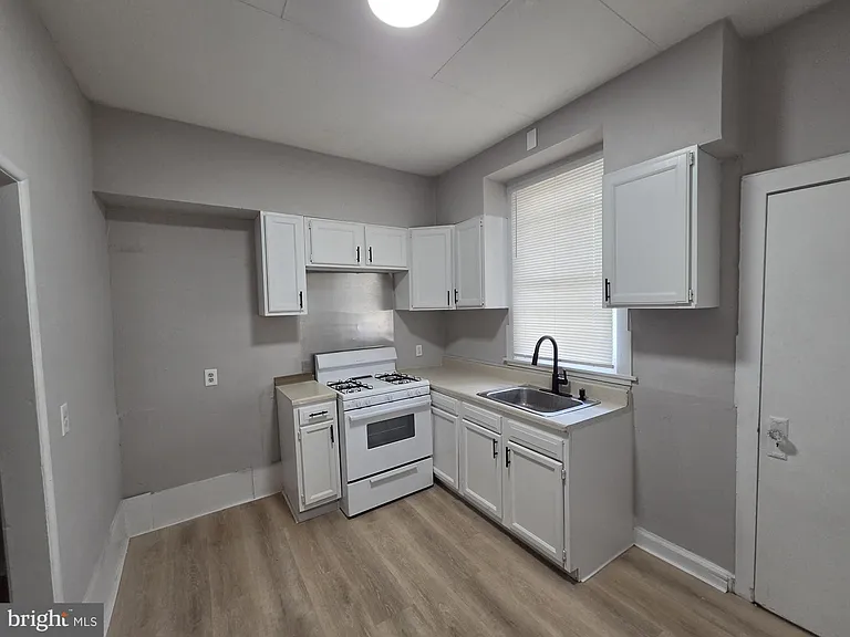 633 E Allegheny Ave — Photo 14