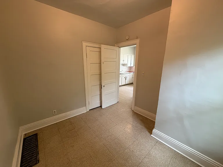 453 Herkimer St #UPPER — Photo 16