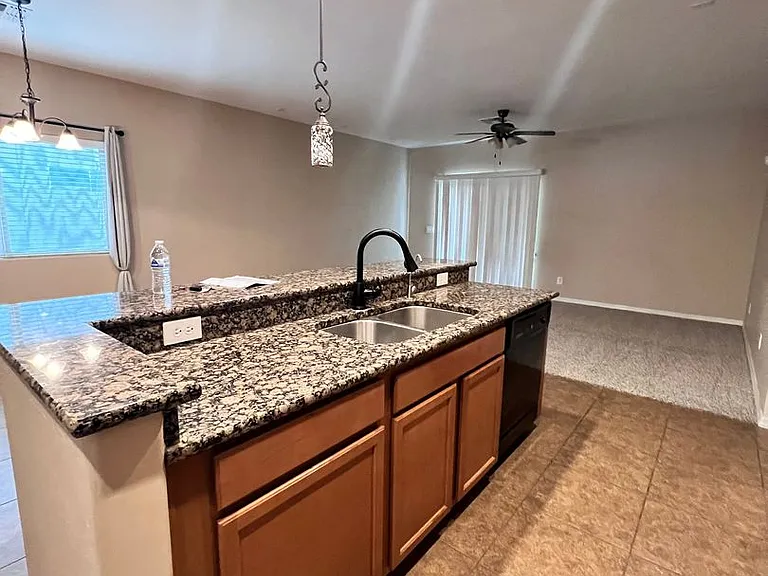 1418 W Crape Rd — Photo 5