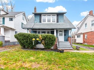 884 Nela View Rd, Cleveland, OH 44112