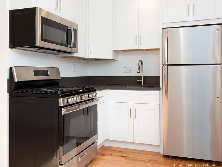 560 Hamilton St #8 — Photo 6