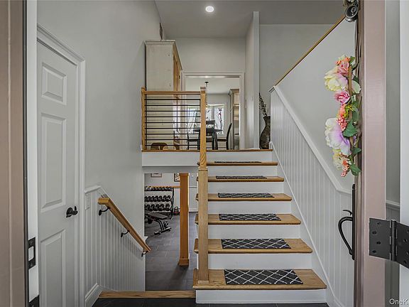 3rd image of 41 Cross Pond Road