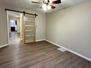 220 E Allen St #B, Springfield, IL 62704