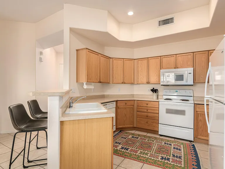 3800 S Cantabria Cir — Photo 18