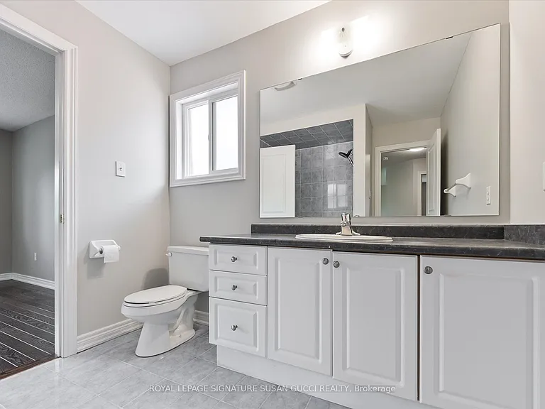 51 Landsdown Cres — Photo 20