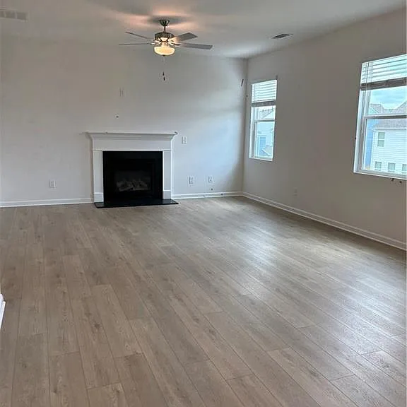 329 Bloomfield Cir — Photo 4