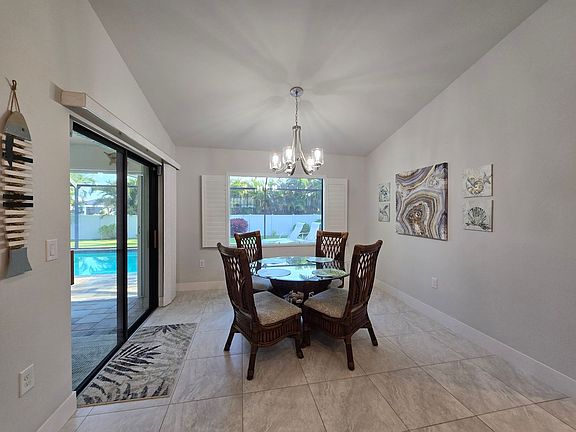 5th image of 2533 SW 38th Ter