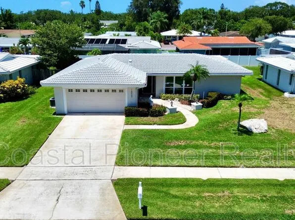 14903 Imperial Point Dr N, Largo, FL 33774
