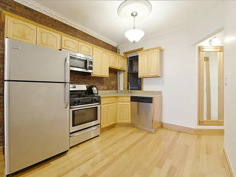 642 President St #3L — Photo 3