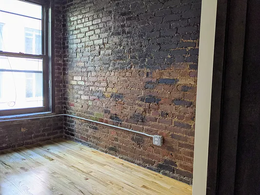 Rented by PocketBroker Inc | media 22